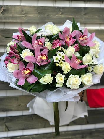 Букет цветов из: Розы и Хризантемы в Верее Раменского района