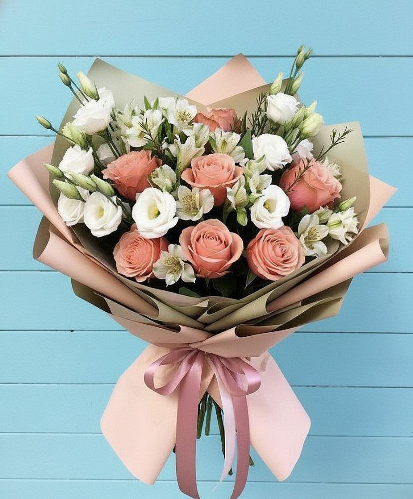 Букет цветов из: Розы, Альстромерии и Лизиантусы в Верее Раменского района