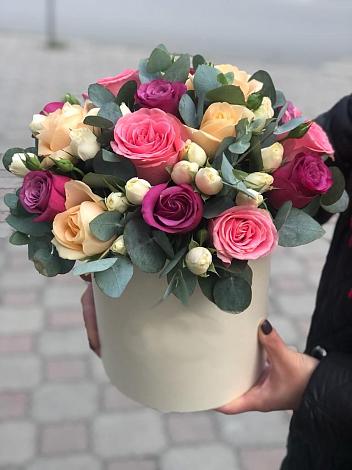 Цветочная композиция из Розы в шляпной коробке в Верее Раменского района