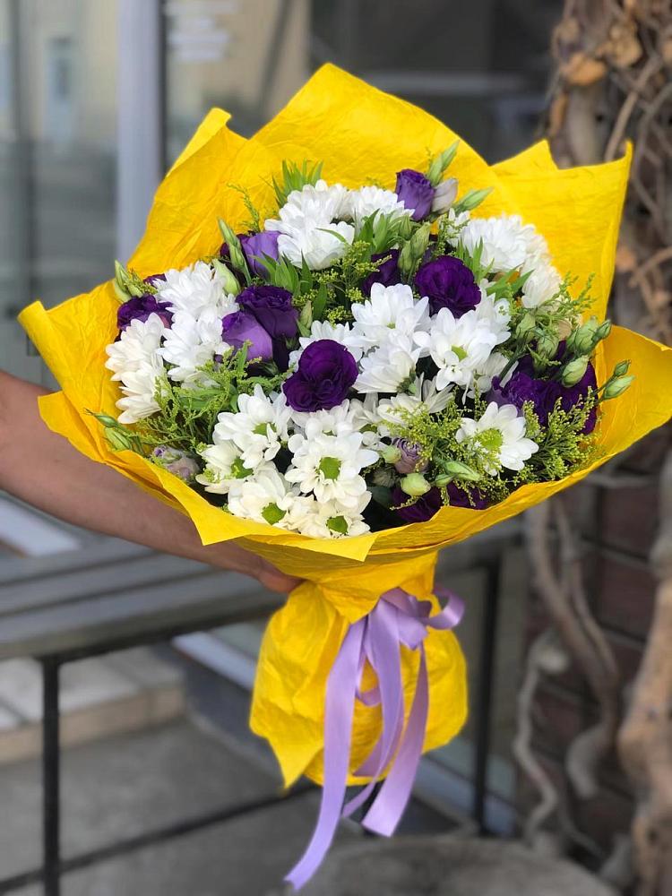 Букет цветов из: Ирисы, Хризантемы и Ромашки в Верее Раменского района