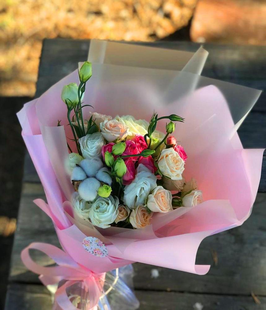 Букет цветов из: Розы и Лизиантусы в Верее Раменского района