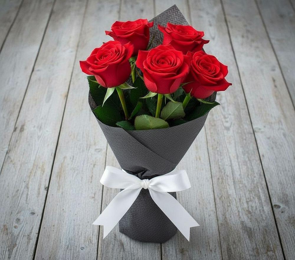 Букет 5 Красных роз Эдлесс Лав в Верее Раменского района