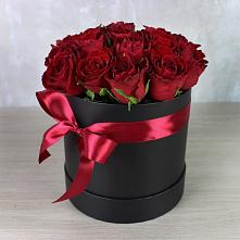 Цветочная композиция из Розы в шляпной коробке в Верее Раменского района