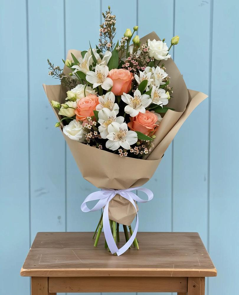 Букет цветов из: Альстромерии, Лизиантусы, Розы и Хризантемы в Верее Раменского района