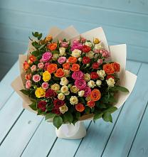 Букет Микс из разноцветных кустовых роз в Верее Раменского района